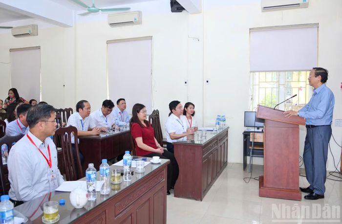 Thứ trưởng Giáo dục và Đào tạo Phạm Ngọc Thưởng yêu cầu địa phương quán triệt nghiêm việc bảo quản, lưu giữ bài thi và tổ chức chấm thi đúng quy định.