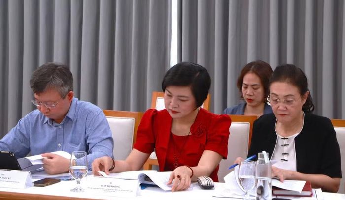 Các đại biểu tham dự tọa đàm.