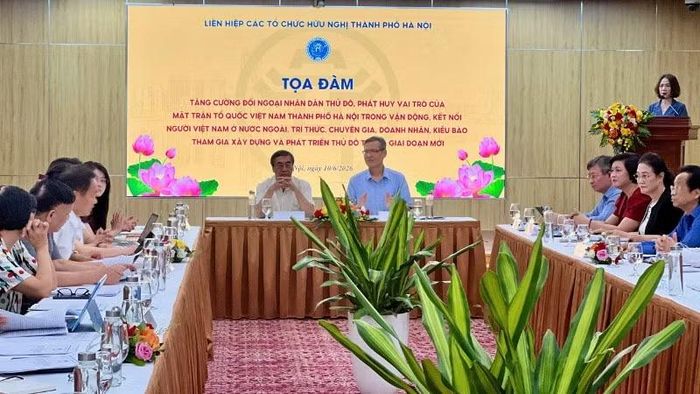 Quang cảnh tọa đàm.