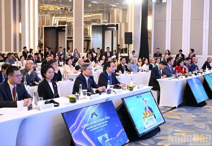 Bộ trưởng Ngoại giao Lê Hoài Trung và các đại biểu tham dự phiên bế mạc.