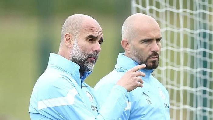 Thương vụ để Maresca (phải) thay thế Pep tại Man City bị đình trệ vì vấn đề bồi thường (Ảnh: AP)