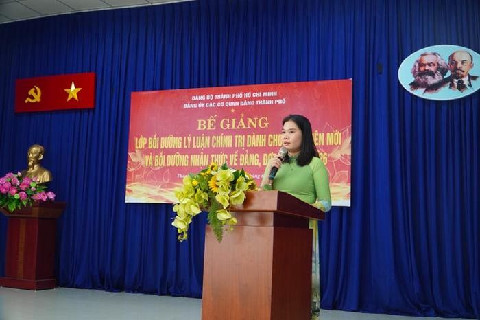 Đại diện học viên phát biểu tại Lễ Bế giảng và trao giấy chứng nhận.