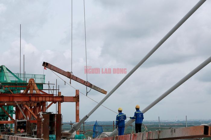 Dự án cầu Phước An có tổng chiều dài gần 4,4 km, trong đó phần cầu chính dài khoảng 3,5 km. Công trình được thiết kế theo tiêu chuẩn đường cấp III đồng bằng với quy mô 6 làn xe cơ giới, tổng mức đầu tư hơn 4.800 tỉ đồng từ nguồn ngân sách địa phương.