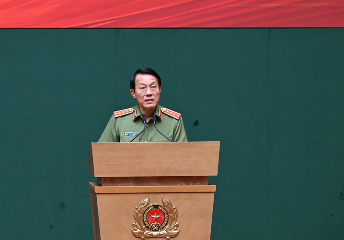 Đại tướng Lương Tam Quang phát biểu tại hội thảo.