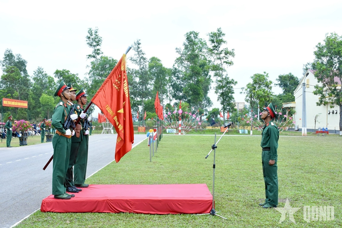 Chiến sĩ mới tuyên thệ. 