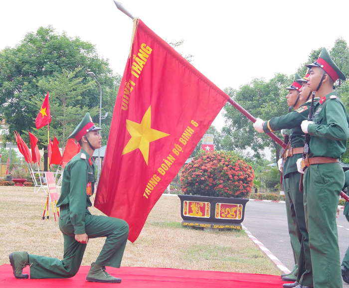 Chiến sĩ mới tuyên thệ. 