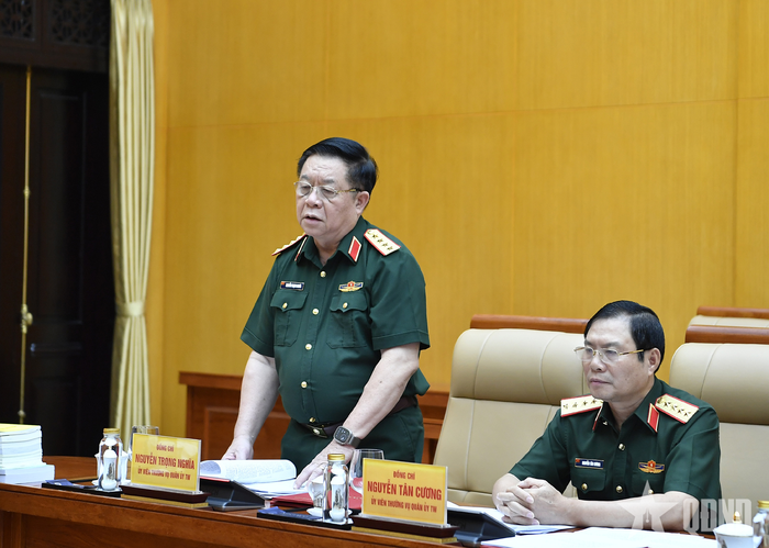 Đại tướng Nguyễn Trọng Nghĩa, Ủy viên Bộ Chính trị, Bí thư Trung ương Đảng, Ủy viên Thường vụ Quân ủy Trung ương, Chủ nhiệm Tổng cục Chính trị phát biểu tại hội nghị. Ảnh: TRỌNG HẢI