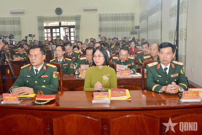 Các đại biểu tham dự buổi lễ.