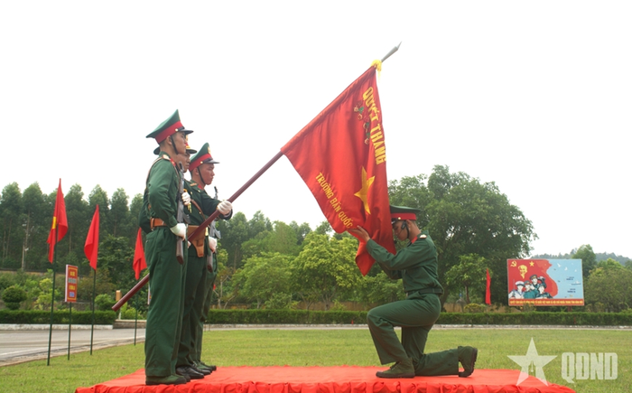 CSM Trường bắn TB1 thực hiện tuyên thệ.