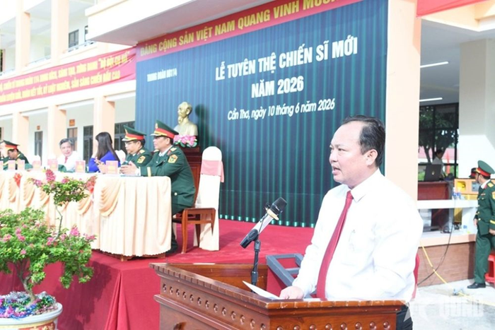 Đồng chí Nguyễn Văn Hòa, Phó chủ tịch UBND TP Cần Thơ phát biểu chỉ đạo tại Lễ tuyên thệ CSM.