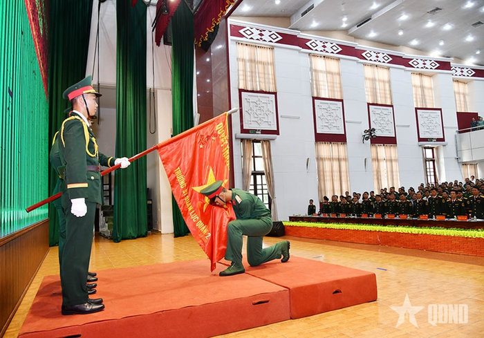 Đại diện CSM thực hiện nghi thức tuyên thệ.