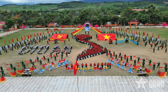 Phần hội trong lễ tuyên thệ CSM Trung đoàn 38 (Sư đoàn 2).