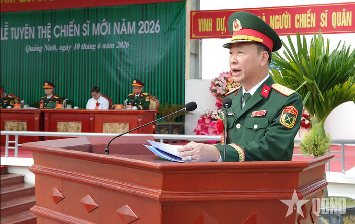 Đại tá Đinh Đình Trường, Phó tham mưu trưởng Quân khu 3 phát biểu chỉ đạo buổi lễ.
