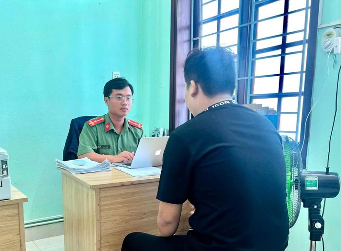 Công an xã Điện Bàn Tây làm việc với đối tượng P.T.Đ