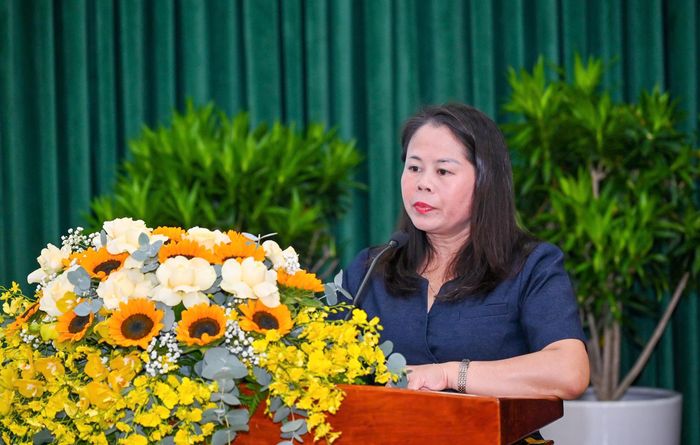  Bà Phạm Thị Na, Phó Giám đốc Sở NN-MT, Phó Trưởng Ban Thường trực Ban Chỉ đạo IUU TPHCM báo cáo tại hội nghị. Ảnh: MẠNH THẮNG 
