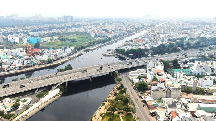Khu vực phường Bình Phú (TPHCM) nhìn từ trên cao. ẢNH: HOÀNG HÙNG