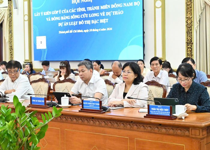  Lãnh đạo TPHCM cùng các sở ngành dự hội nghị. Ảnh: VIỆT DŨNG 