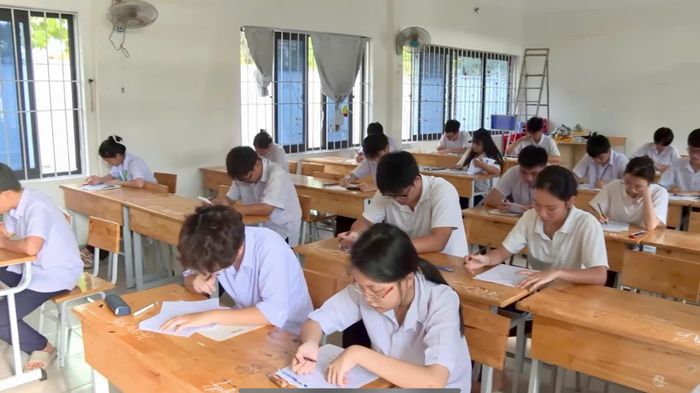  Điểm thi THPT Võ Thị Sáu có 114 thí sinh đăng ký dự thi. 