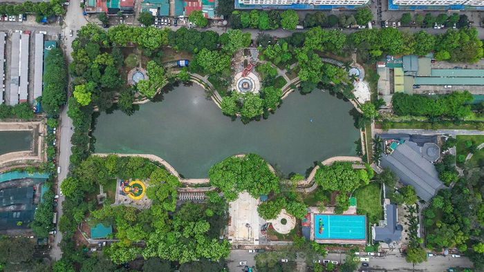  Không gian thoáng đãng tại Công viên Bắc Linh Đàm. Ảnh: TIẾN CƯỜNG 