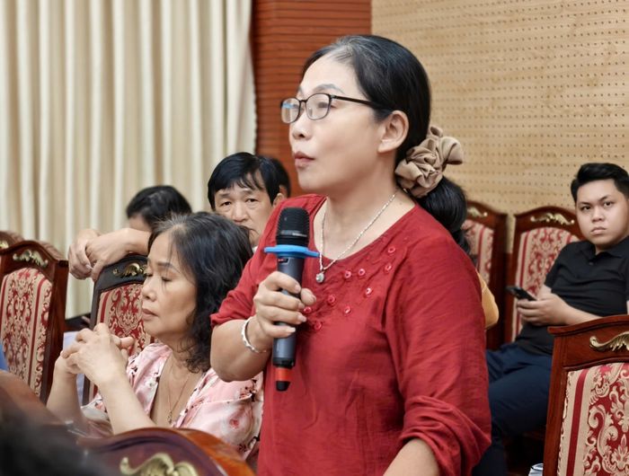 Một số ý kiến phản ánh tình trạng các khu đất bị bỏ hoang, cỏ mọc gây lãng phí