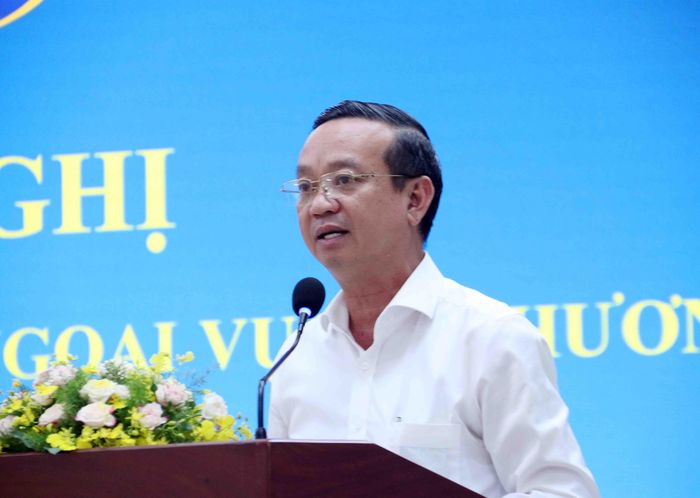 Phó Chủ tịch UBND TPHCM Bùi Minh Thạnh phát biểu tại hội nghị. Ảnh: XUÂN KHU