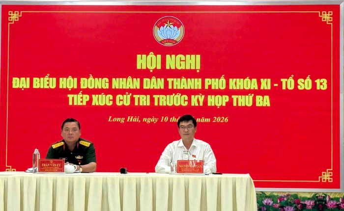 Tổ đại biểu số 13 HĐND TPHCM khóa XI tiếp xúc cử tri xã Long Hải