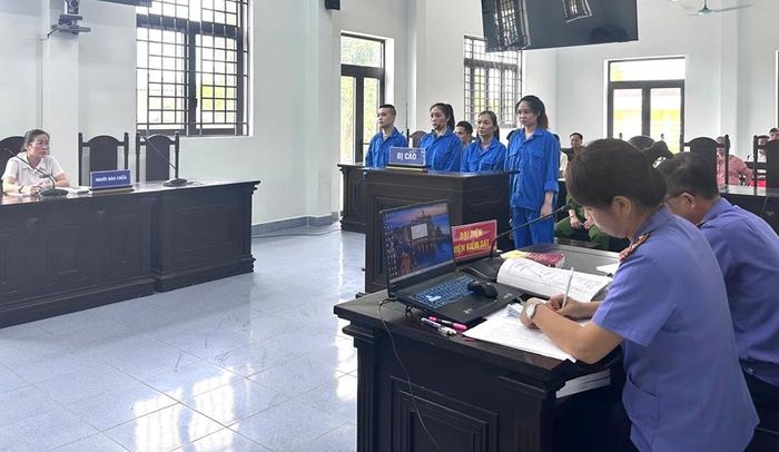 4 bị cáo trong đường dây "rửa tiền" xuyên biên giới tại tòa