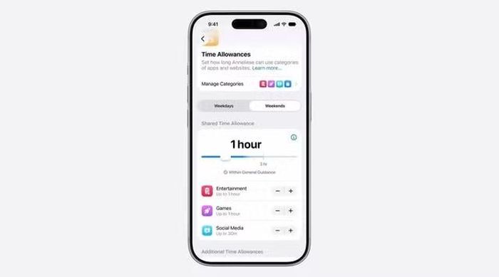 Apple cũng mở rộng khả năng kiểm soát liên lạc bằng cách cho phép phụ huynh quản lý danh sách người mà trẻ được phép kết nối, đồng thời yêu cầu xin phép trước khi thêm liên hệ mới nhằm giảm thiểu nguy cơ tiếp xúc với người lạ trên môi trường trực tuyến.