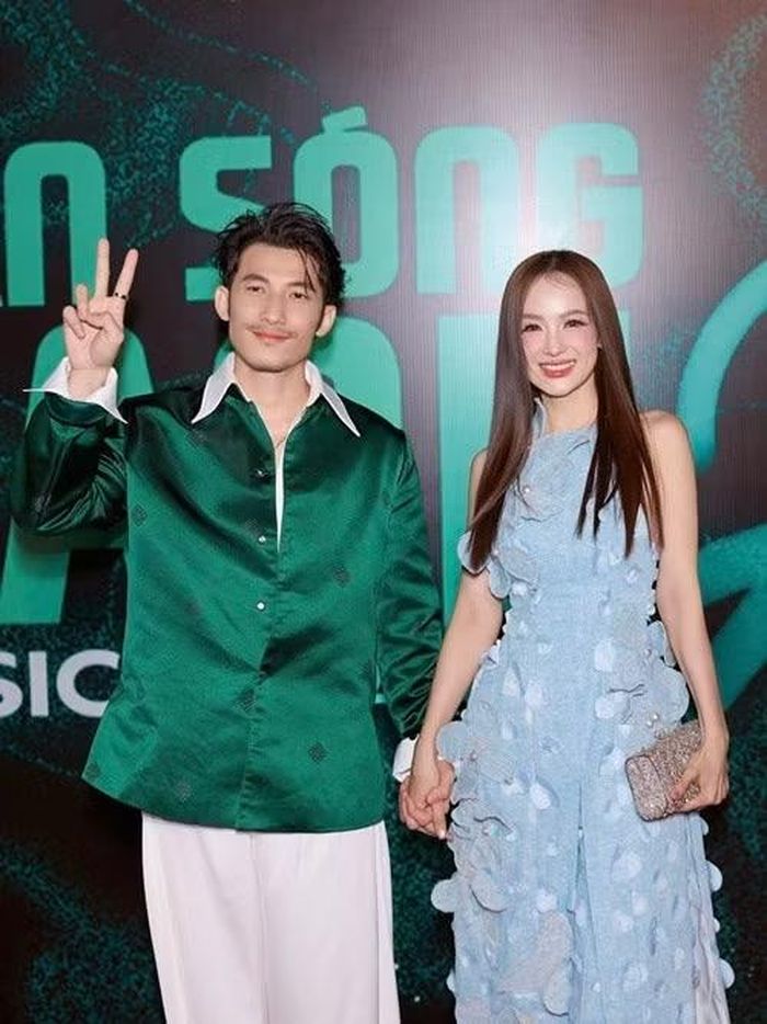Chia sẻ đoạn video do Liên Bỉnh Phát thực hiện, Ngọc Kayla hài hước gọi bạn trai là “người quay phim mới nhận việc” và cho rằng thử thách lớn nhất là quay cô đẹp hơn ngoài đời.