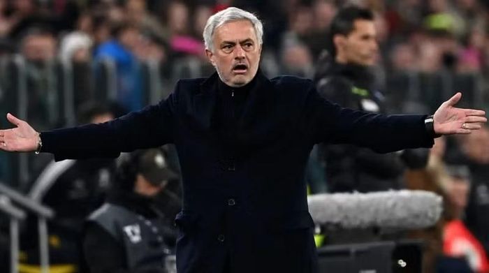 Tuy nhiên, Mourinho không có ý định để tiền vệ 26 tuổi rời sân Bernabeu ở thời điểm hiện tại.
