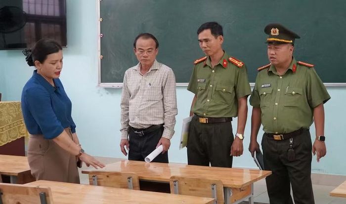 Bà Y Ngọc, Phó Chủ tịch Thường trực UBND tỉnh Quảng Ngãi, Trưởng Ban Chỉ đạo Kỳ thi tốt nghiệp THPT năm 2026 tỉnh Quảng Ngãi kiểm tra công tác chuẩn bị tổ chức Kỳ thi.