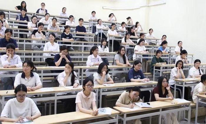 Thí sinh tham dự Kỳ thi đánh giá năng lực năm 2026 do Trường ĐH Sư phạm Hà Nội tổ chức.
