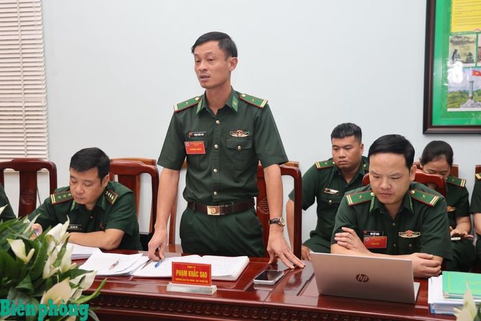 Đoàn kiểm tra đánh giá kết quả thực hiện nhiệm vụ 6 tháng đầu năm 2026 của Báo Biên phòng. Ảnh: Xuân Khoa