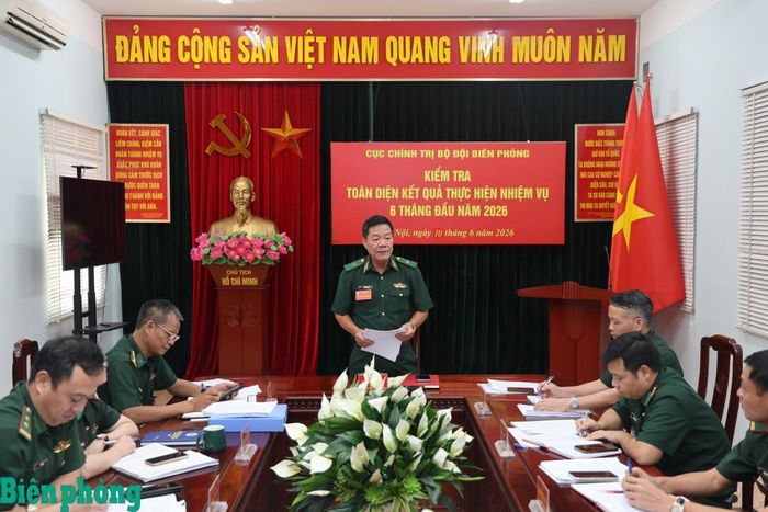 Thiếu tướng Văn Ngọc Quế, Phó Chủ nhiệm Chính trị Bộ đội Biên phòng phát biểu kết luận buổi kiểm tra. Ảnh: Xuân Khoa