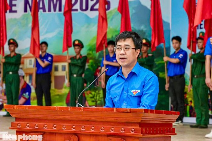"Từ mảnh đất biên cương Lạng Sơn hôm nay, tôi mong muốn tinh thần tình nguyện sẽ tiếp tục được lan tỏa tới tất cả các cơ sở đoàn trong toàn Đoàn Thanh niên Chính phủ; để ở bất cứ nơi đâu, mỗi đoàn viên thanh niên đều mang theo trách nhiệm, trí tuệ và nhiệt huyết của tuổi trẻ góp phần xây dựng đất nước ngày càng giàu mạnh, phát triển và văn minh", anh Bùi Hoàng Tùng chia sẻ.
