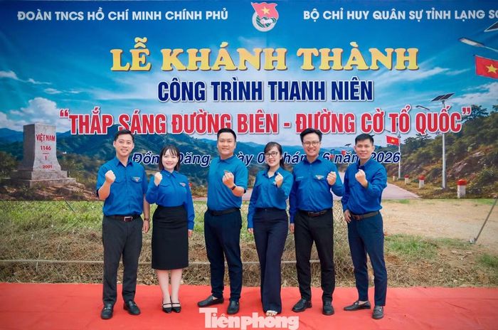 Ngày 9/6, Đoàn Thanh niên Chính phủ phối hợp cùng Bộ Chỉ huy Quân sự (CHQS) tỉnh và Tỉnh Đoàn Lạng Sơn phối hợp tổ chức Lễ phát động Chiến dịch Thanh niên tình nguyện Hè năm 2026 và triển khai công trình thanh niên “Thắp sáng đường biên – Đường cờ Tổ quốc”