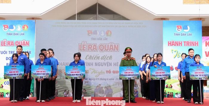Các đội hình chính của Chiến dịch Thanh niên tình nguyện hè năm 2026 ra mắt nhận nhiệm vụ.