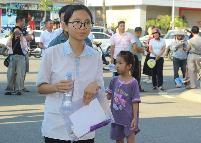 Một thí sinh tham gia trong kỳ thi tuyển sinh vào lớp 10 THPT.