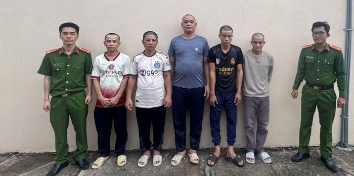 5 bị can tại cơ quan công an.