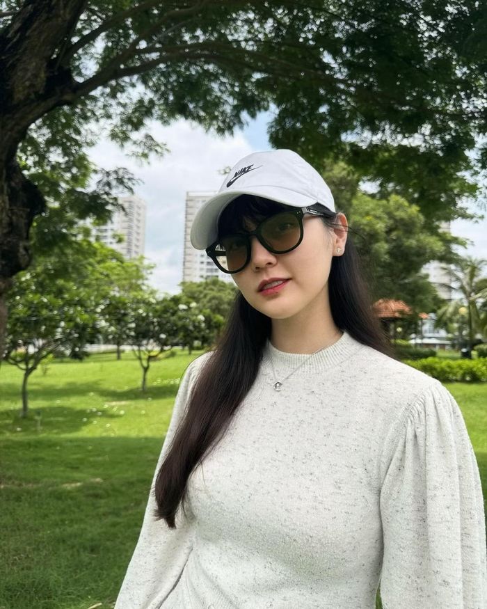 Gia nhập M-TP Entertainment từ năm 2020 với vai trò diễn viên độc quyền, Hải Tú từng là cái tên gây chú ý khi được chính Sơn Tùng giới thiệu tới công chúng.
