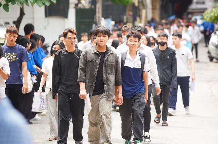 Hà Nội có hơn 129.000 thí sinh 129.000 thí sinh đăng ký dự Kỳ thi tốt nghiệp THPT năm 2026 tại 222 điểm thi với gần 5.900 phòng thi.