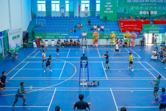Các đội thi đấu, tranh tài tại môn cầu lông.