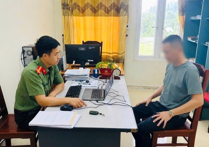 Anh N.V.H làm việc với cơ quan chức năng.