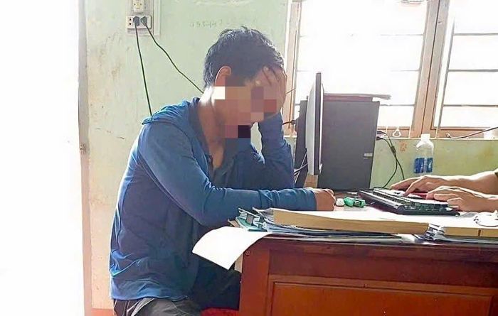 Ông Ksor Teo đến cơ quan Công an trình báo về việc mình bị lừa mất 90 triệu đồng khi mua máy cày trên mạng xã hội.