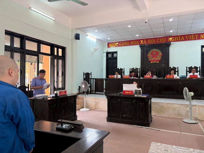 Toàn cảnh phiên tòa.