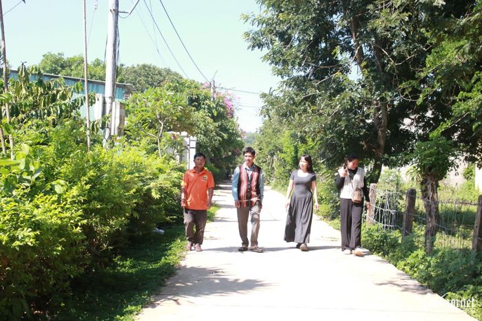 Diện mạo thôn Plei Jơ Drợp ngày càng xanh - sạch - đẹp. Ảnh: Ngọc Chí