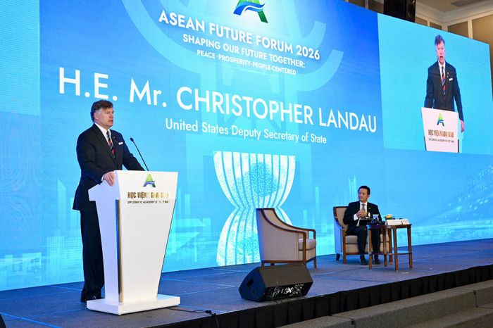 Ông Christopher Landau cho biết, Việt Nam là quốc gia thứ 30 mà ông đến thăm trong tư cách Thứ trưởng Ngoại giao Mỹ và ông rất thích chuyến công du lần này