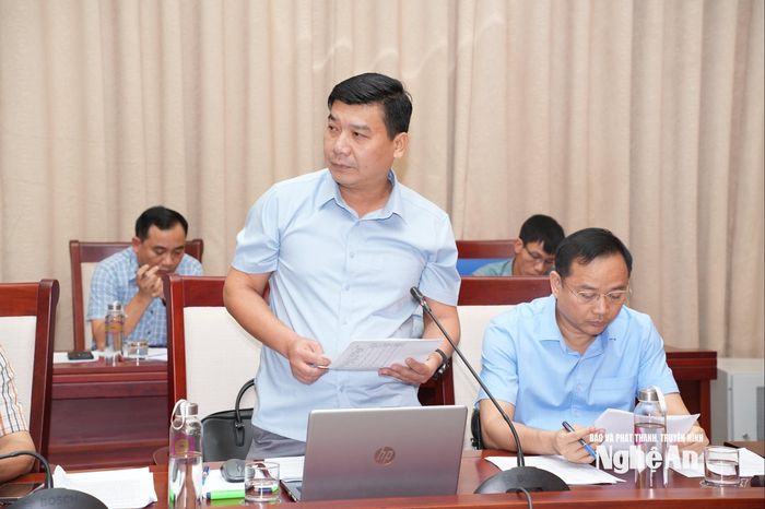 Đại diện Ban QLDA Nông nghiệp và Môi trường báo cáo tiến độ và các vướng mắc của dự án. Ảnh: Nguyễn Toàn