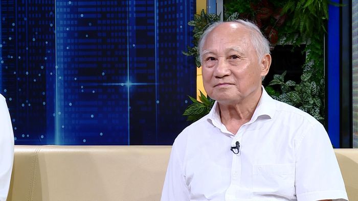 Ông Hoàng Thái Hữu, Bí thư Chi bộ khối Mẫu Đơn, phường Vinh Lộc. Ảnh: Văn Hùng