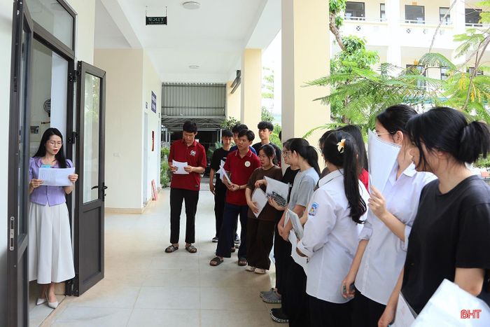 Điểm thi Trường THPT Lý Tự Trọng có 755 thí sinh, bố trí 32 phòng thi.